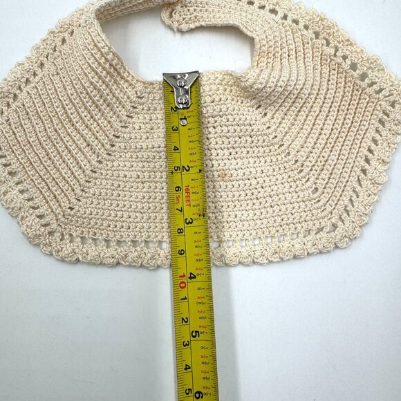 Handmade Vtg Crochet Baby or Doll Bib w/Delicate Scalloped Edges Creamy Beige - Picture 4 of 10